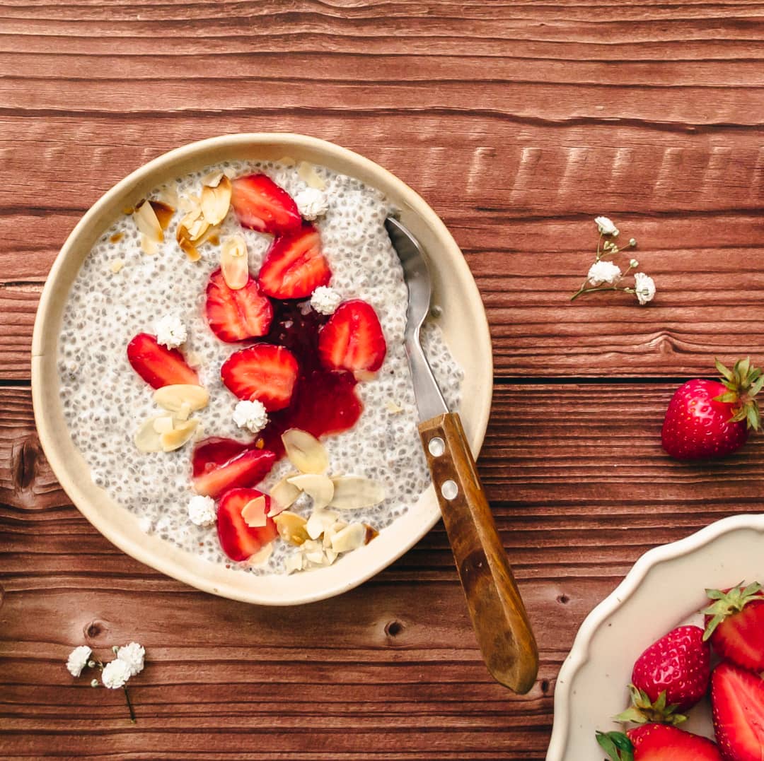 Rezept Vanille Chia Pudding mit Erdbeeren