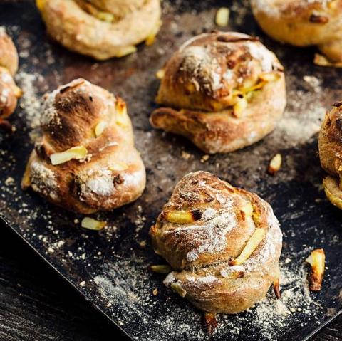 Petits pains aux herbes et aux röstis